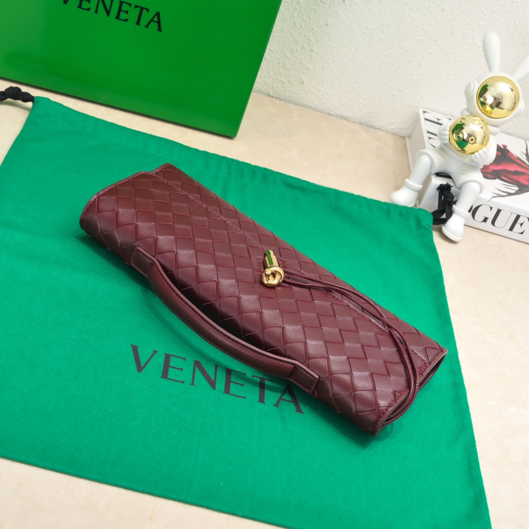 Bottega Veneta Clutch Bags